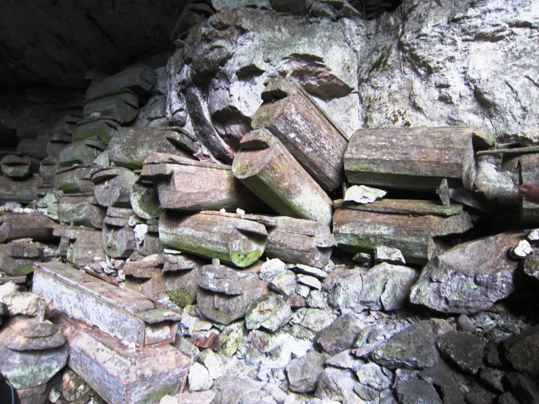 Cueva Funeraria de Lumiang, Manila