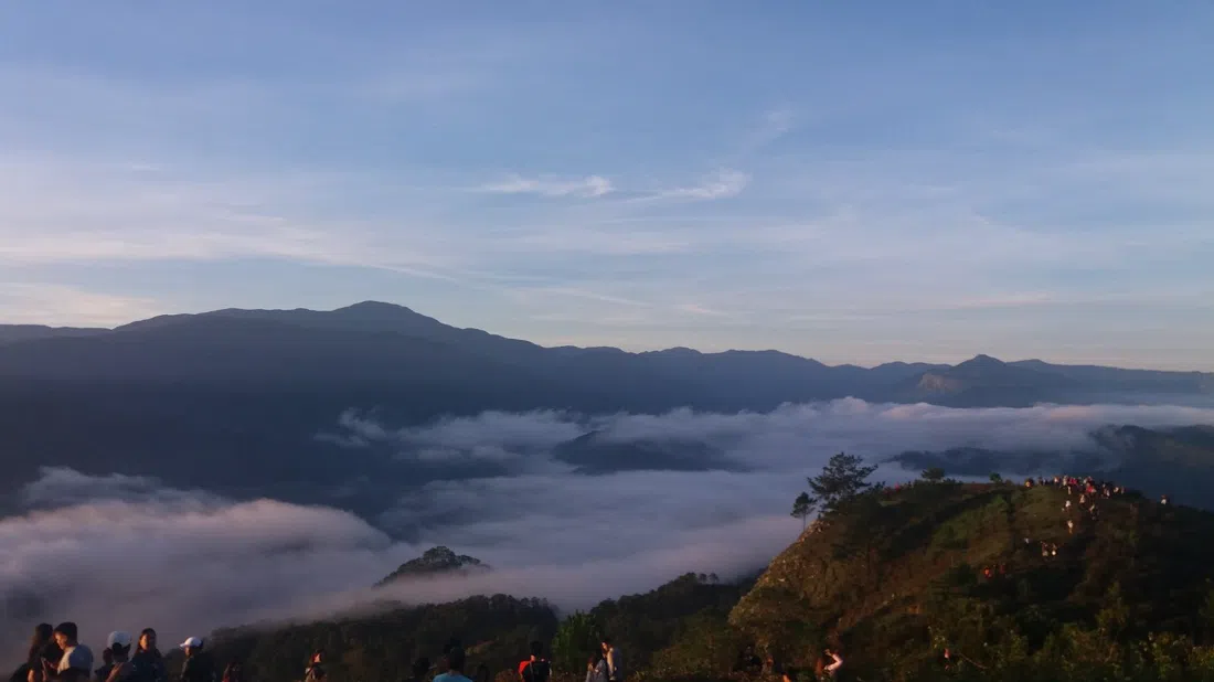 Marlboro Hills (Pico Kamanbaneng), Manila