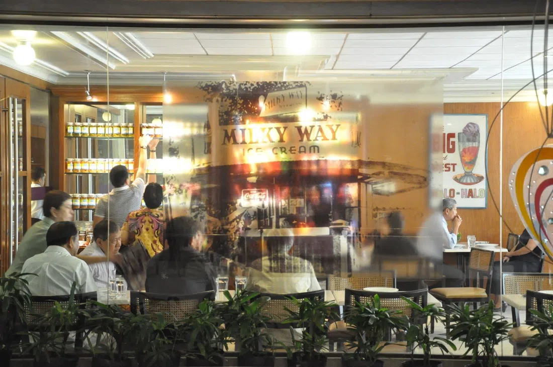 Milky Way Cafe, Manila