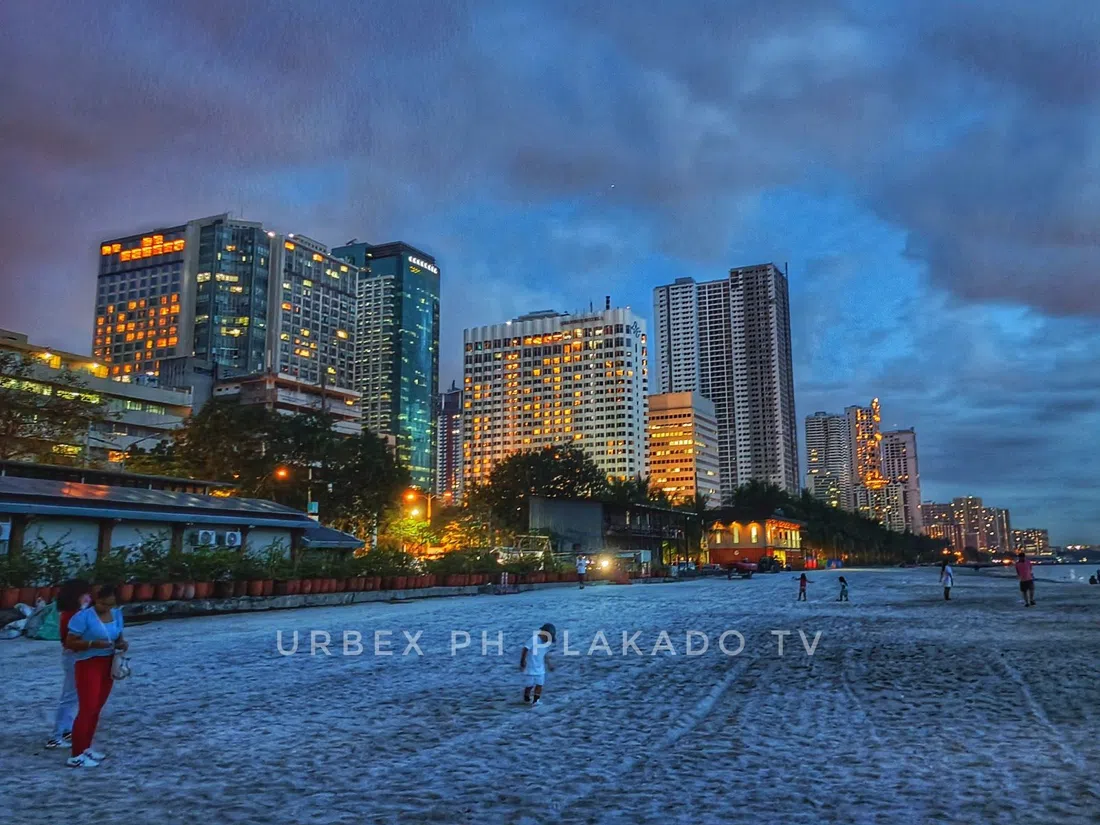 Baywalk Street Food Row, Manila