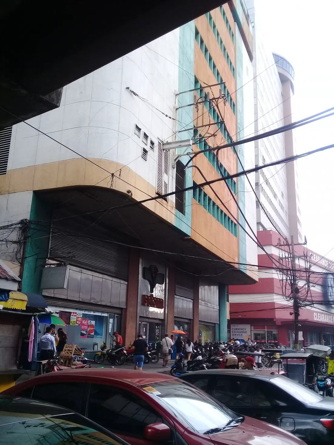 Lysestander på Carriedo-siden, Manila