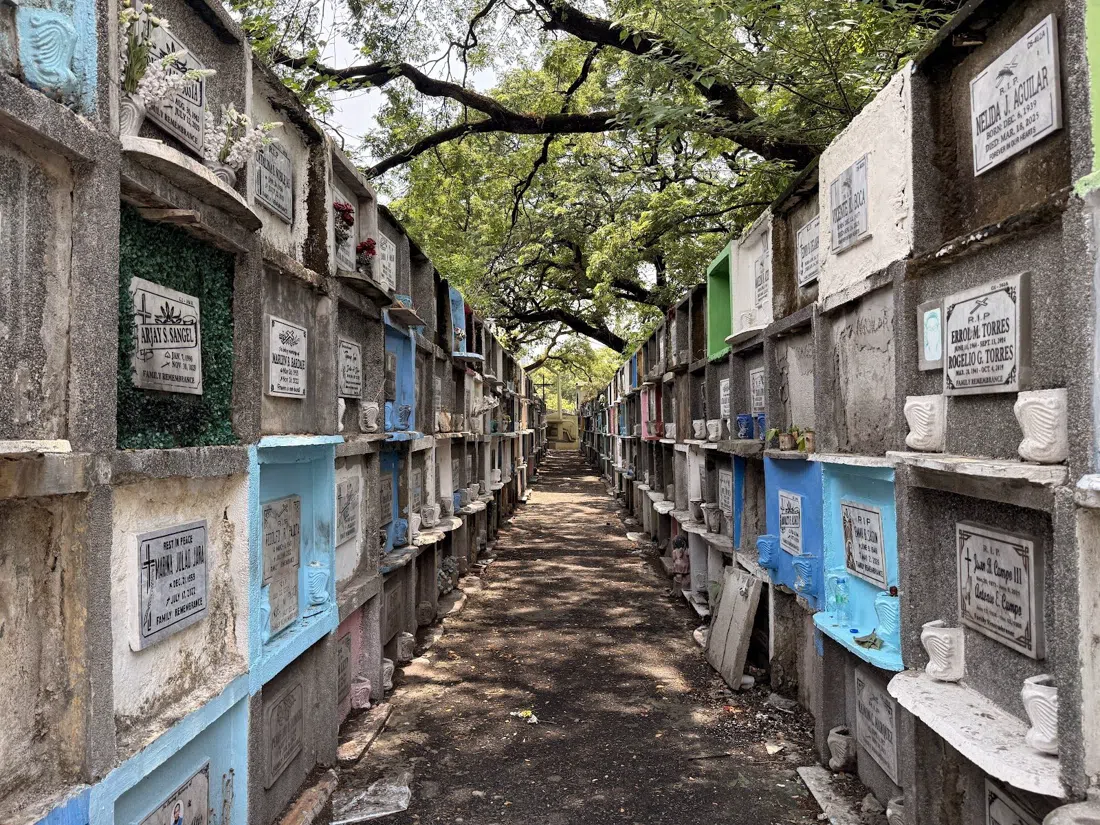 Manila South Cemetery, Manila