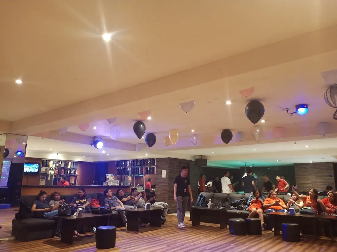 Centerstage Family KTV and Restobar (Jupiter Place, Makati), Manila