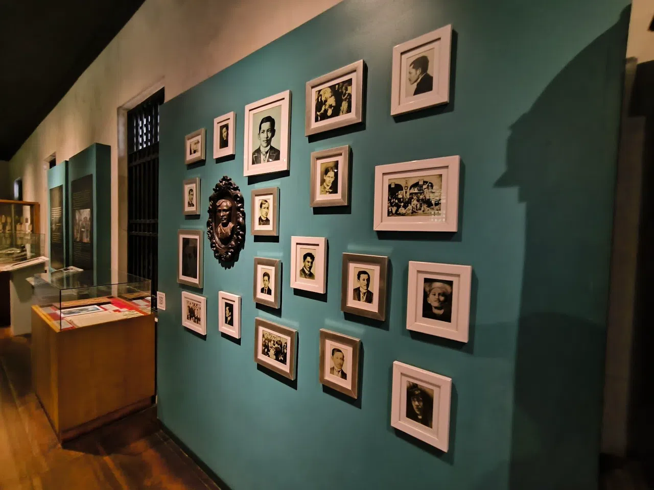 Recorrer a pie las murallas de Intramuros, en Manila, en medio día